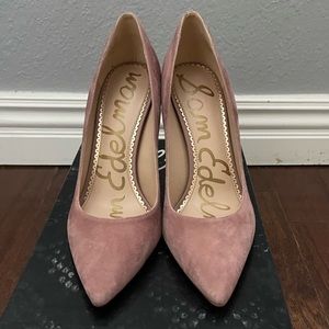 Sam Edelman
Color: Hazel Dusty Rose
Material:Suede
Size: 8.5 M
Heel: 3.2 inch